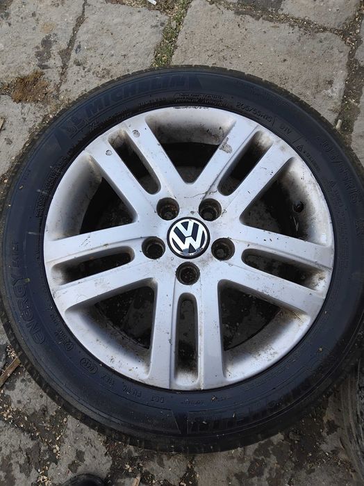 Vand sau schimb Jante aliaj golf5  205 55 R16 schimb CU 195 65 R15