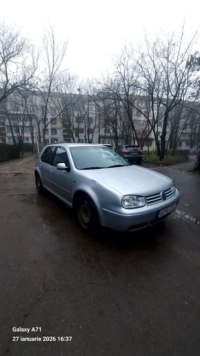 VW Golf 4 1.6 benzină – 4500 lei – Galați