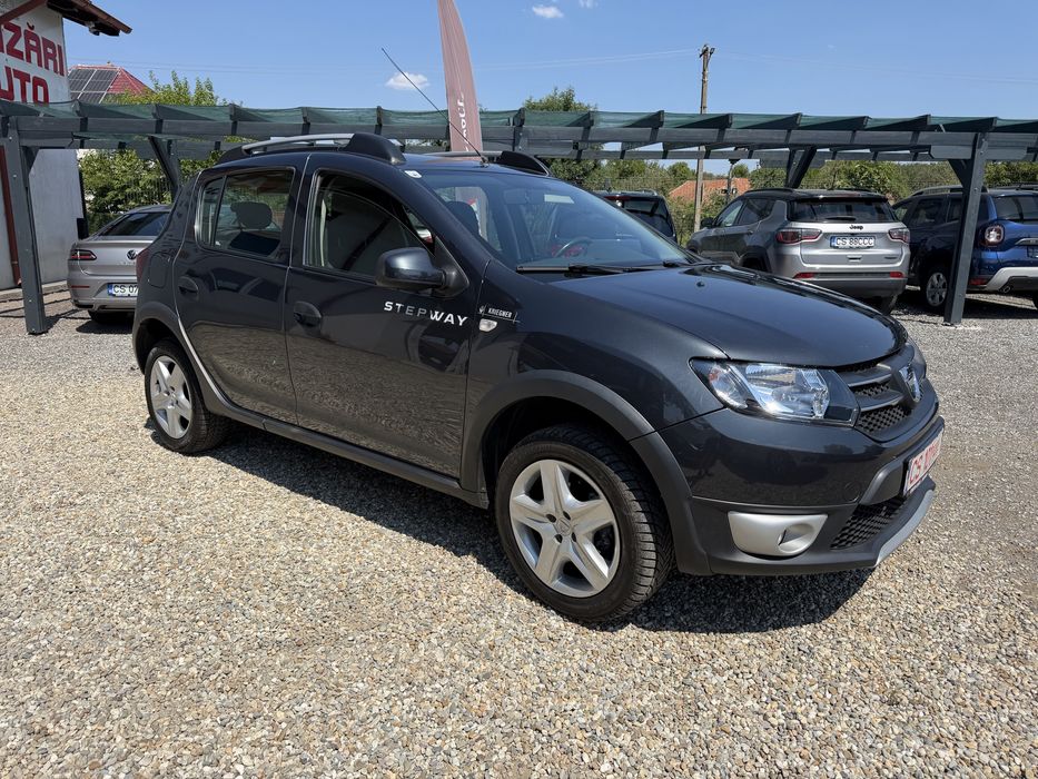 Dacia Sandero Stepway - An 2016 - Motor 0.9 TCe - 90cp - Navigatie - Aer Conditionat -