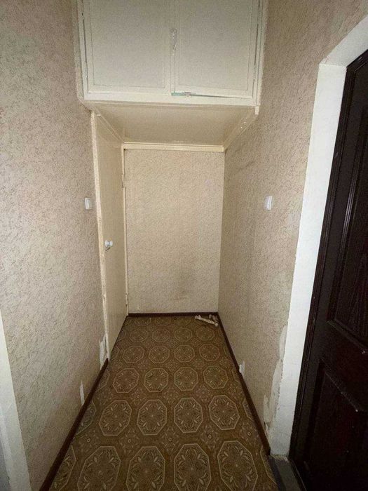 СРОЧНО !! Продаётся квартира в Яшнабаде 1/3/5 ( 33 кв/м ) Оханграбо