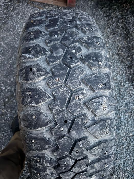 Продам резину 285/75/16