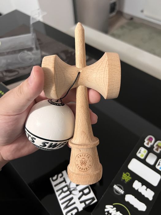 Kendama Sweets in cutia originala