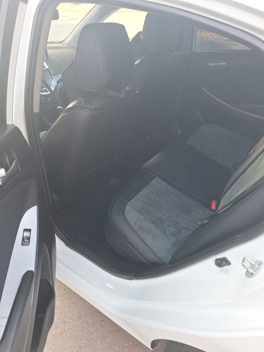 Срочно продам Hyundai Solaris