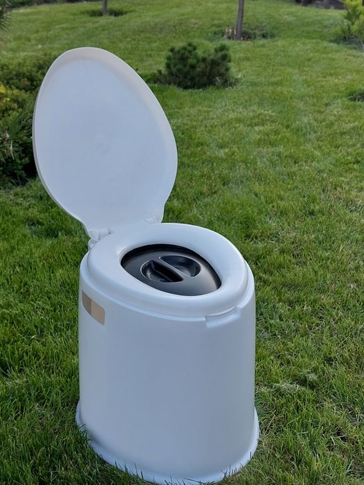 Туалет для дачи, биотуалет