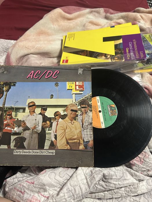 Vinyl AC/DC dirty deeds done dirt cheap