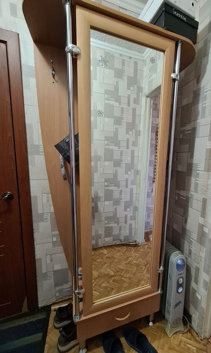 Прихожая с зеркалом