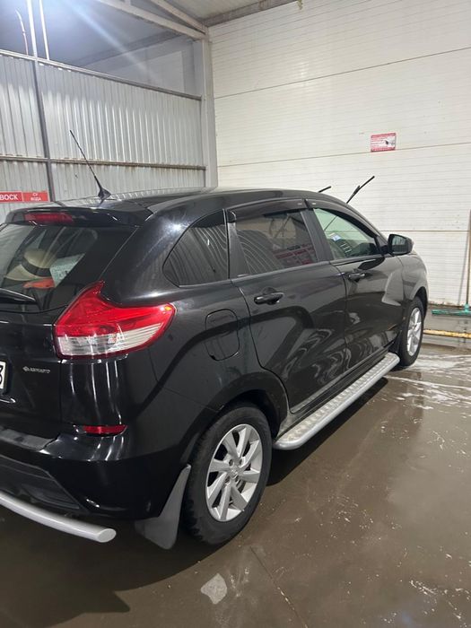 машина LADA XRAY