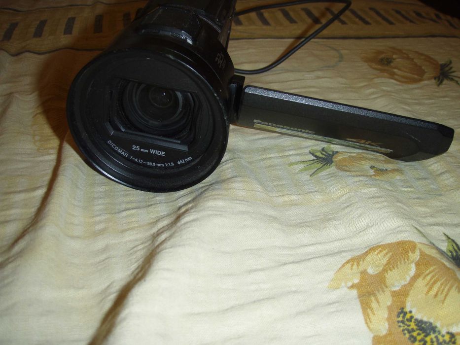 Camera video 4K Panasonic HC-VX11, cu probleme (imagine neagra)