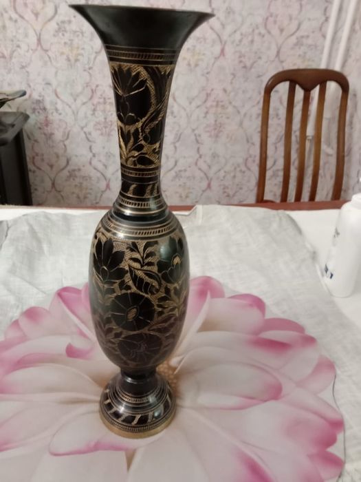 Индийская ваза из латуни