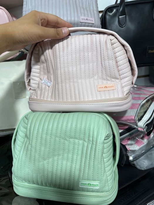 Косметички,сумочек для бани