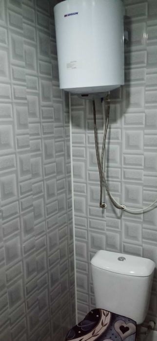 Отделка балконов и санузлов декорпанелями.