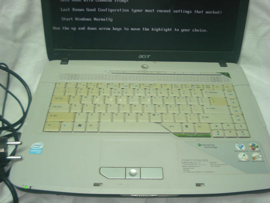 LAPTOP ACER Aspire 5315 Model ICL 19V-3,42 A cu alimentator 19 V
