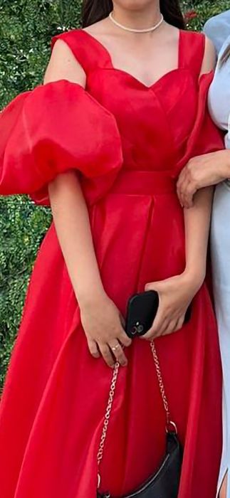 Продам молодежная вечерняя платья