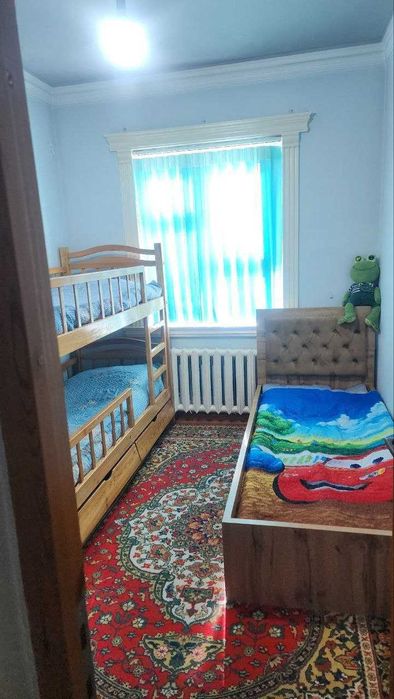 Gulobod da 5 xonali 4 etaj Kvartira sotiladi !!