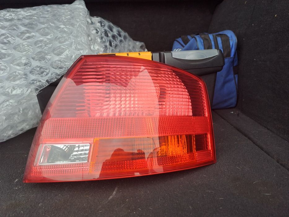 Десен стоп за Ауди А4 Б7