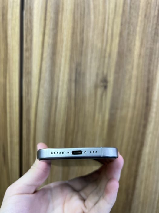 Iphone 15 pro natural 256 gb 81%