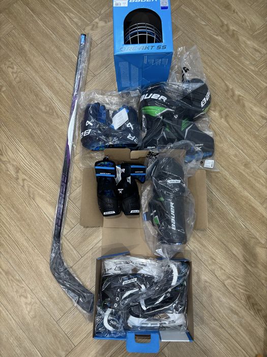 Хоккейная экипировка Bauer. Новая, в упаковке. Можно по отдельности.