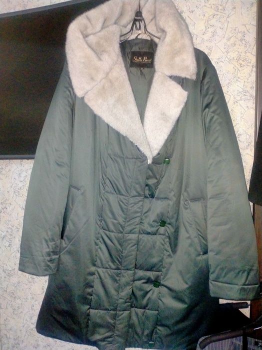 Продам Женскую  зимнию куртку  р-р54-56