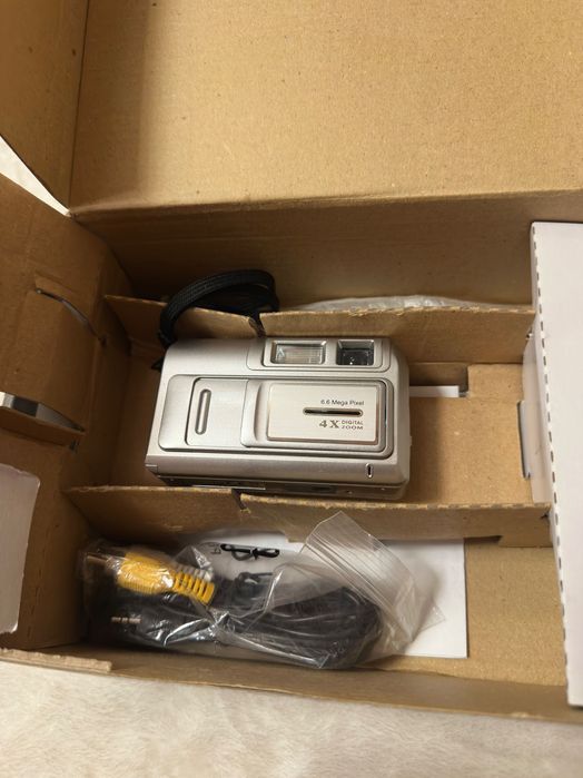 Digital Camera 6.6 MegaPixel