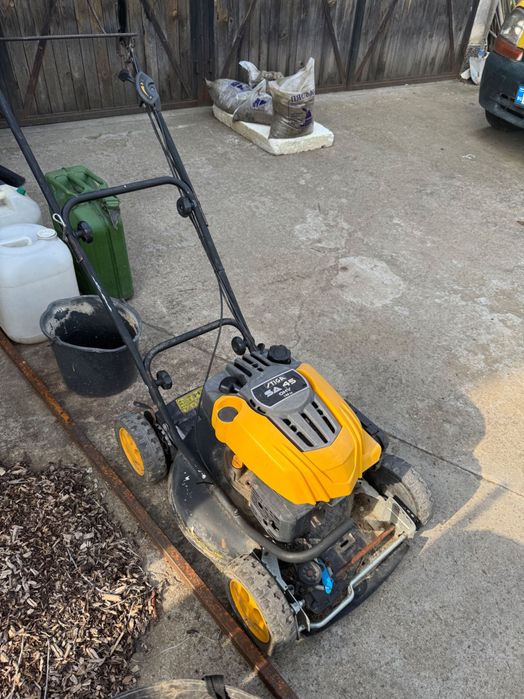 Бензинова косачка Stiga Multiclip 50 S