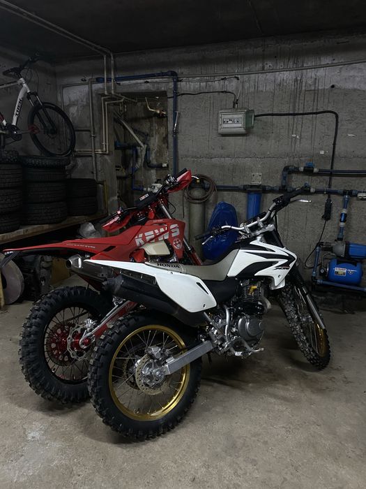 Мотоцикл Honda xr 230