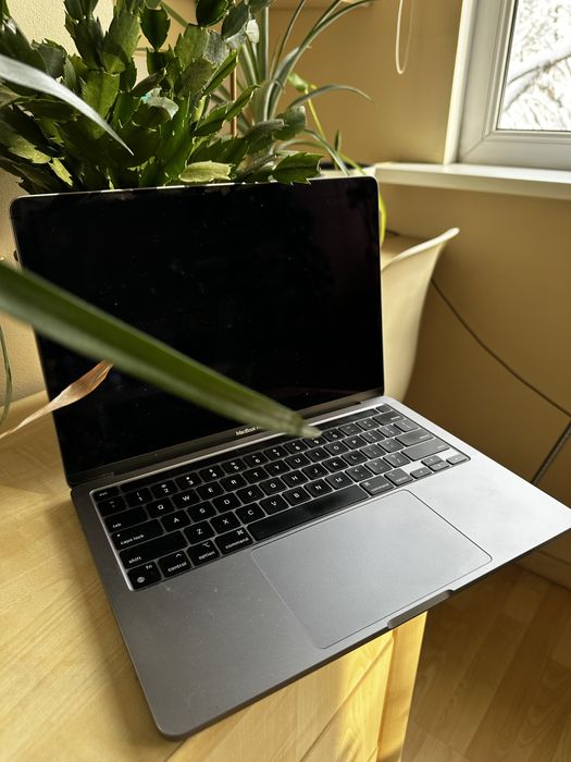 MacBook Air M1 (2020) 8 GB / 512 GB