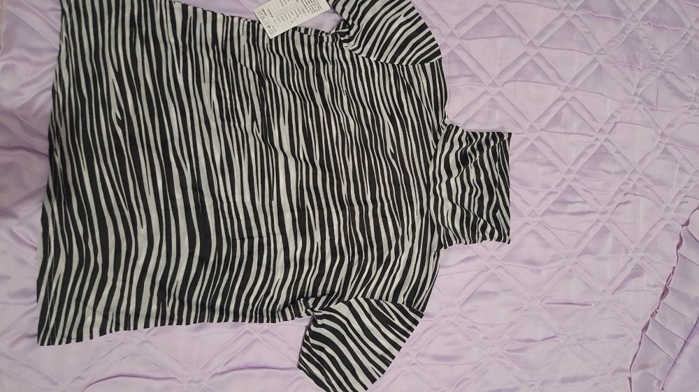 Дамска блузка с къс ръкав