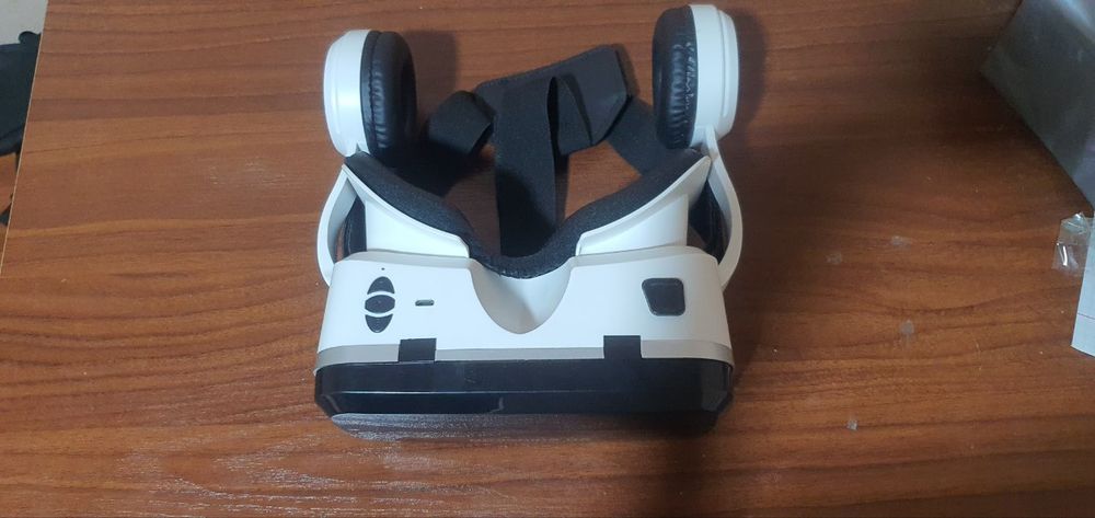 Продаю VR очки виртуальной реальности.