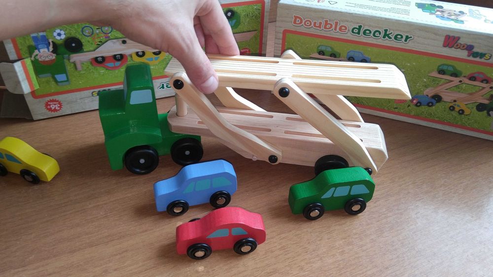 Голям Дървен Автовоз камион с 4 колички и подвижна платформа от дърво