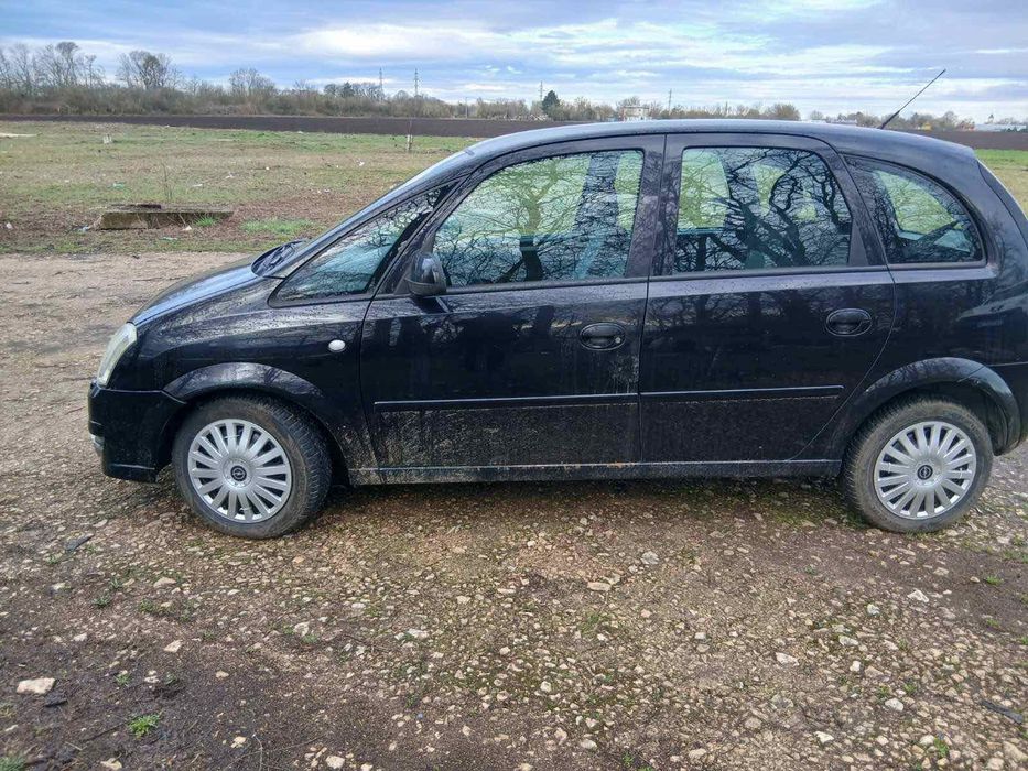 Продава се само на части Opel Meriva 1.7 2010год