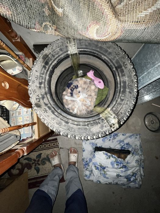 Шины зимные для машин.