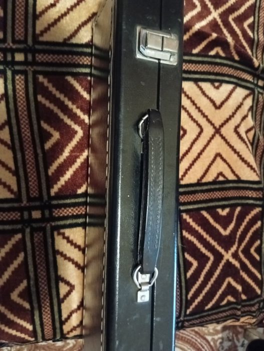 Vind flaut în tocul lui