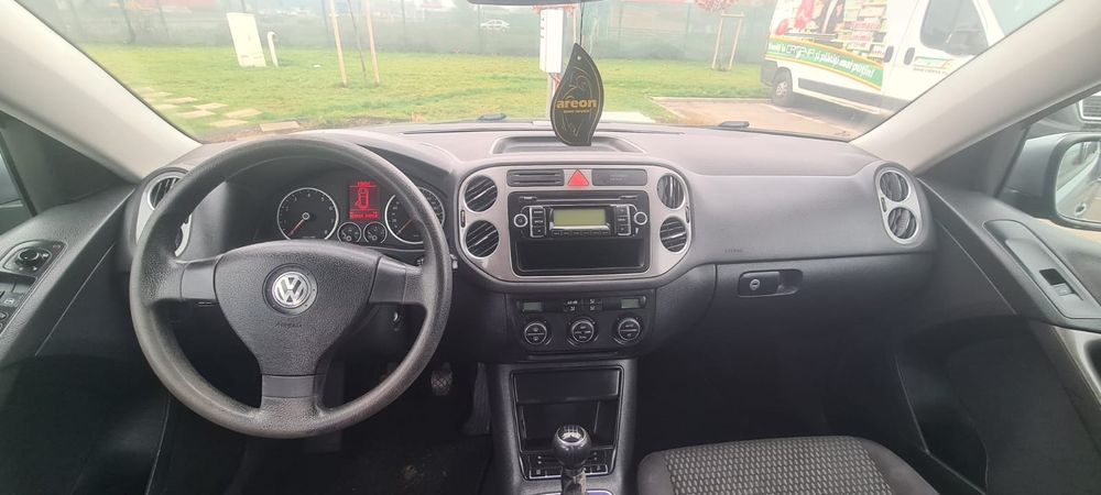 Vând Volkswagen Tiguan 1.4 benzina