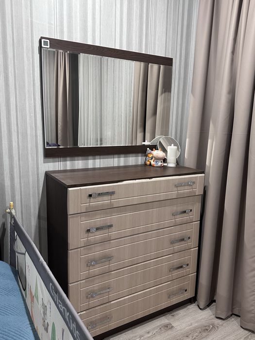 Продам спальный гарнитур