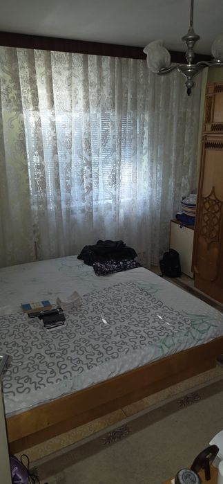 Proprietar - Vând apartament 3 camere, Rovine, decomandat