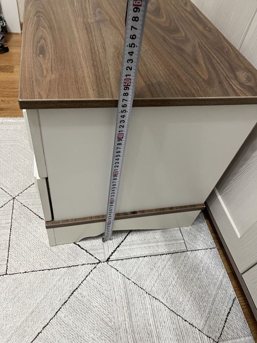 Прикроватная тумбочка