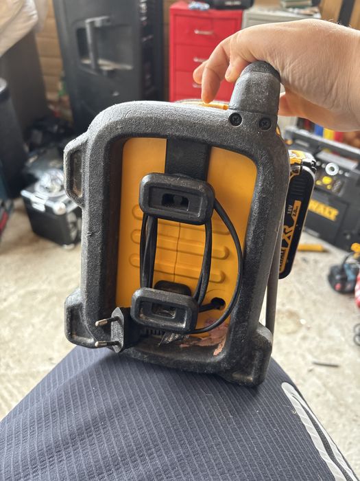 Corp radio dewalt DCR020