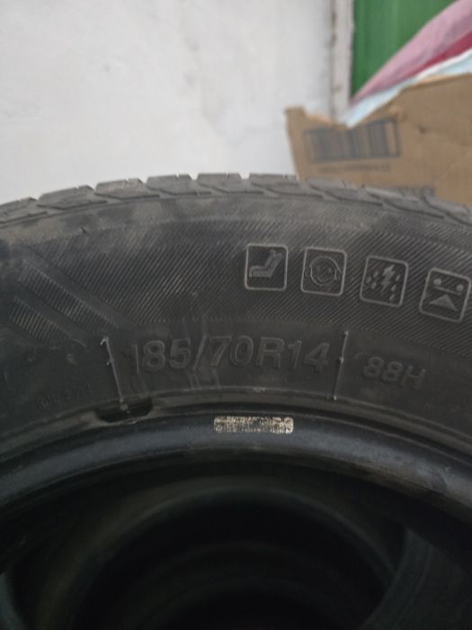 Шины б/у, в хорошем состоянии