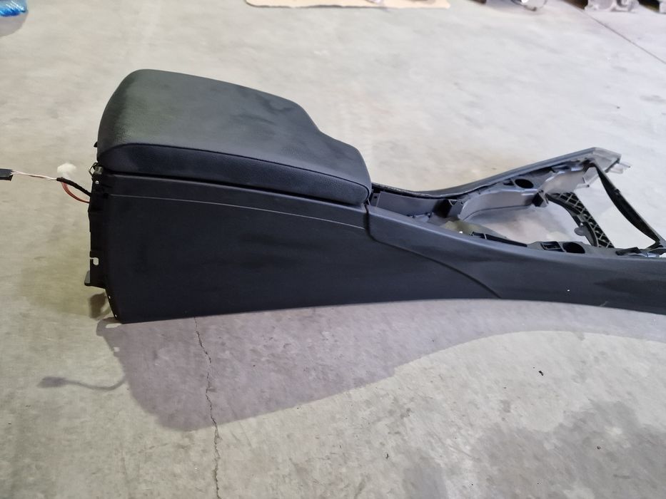 Cotiera europa piele neagra bmw e90 e91 e92 e93