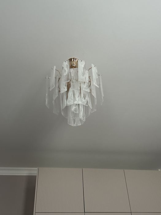 Люстра совершенно новая