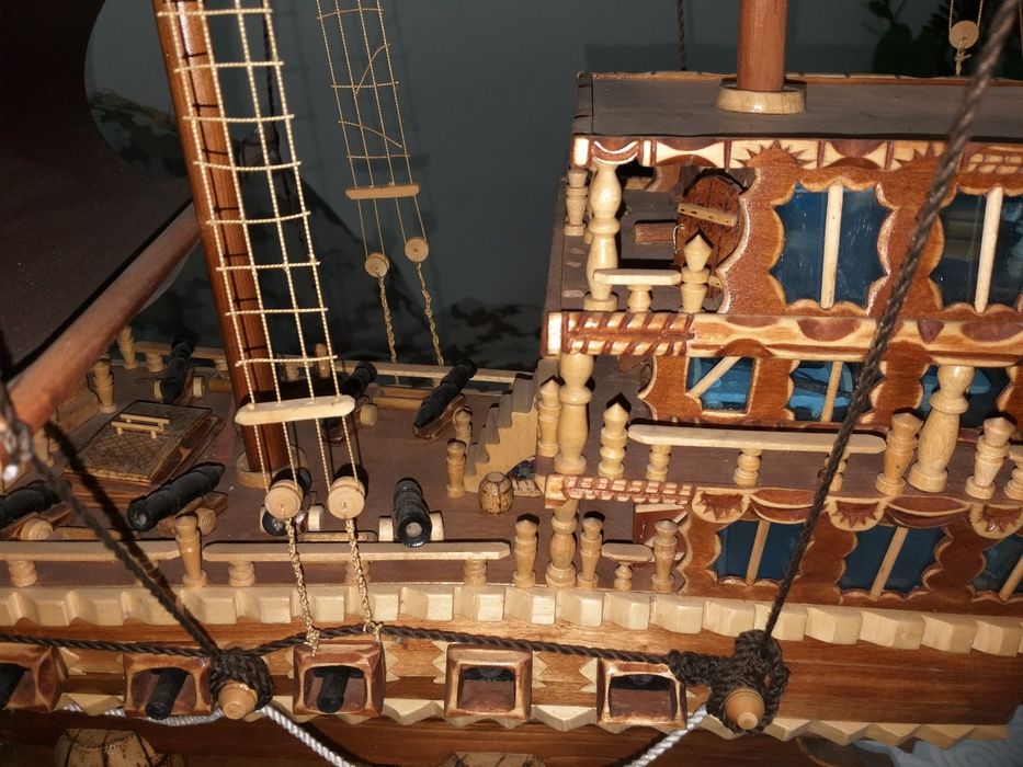 Корабль огромный