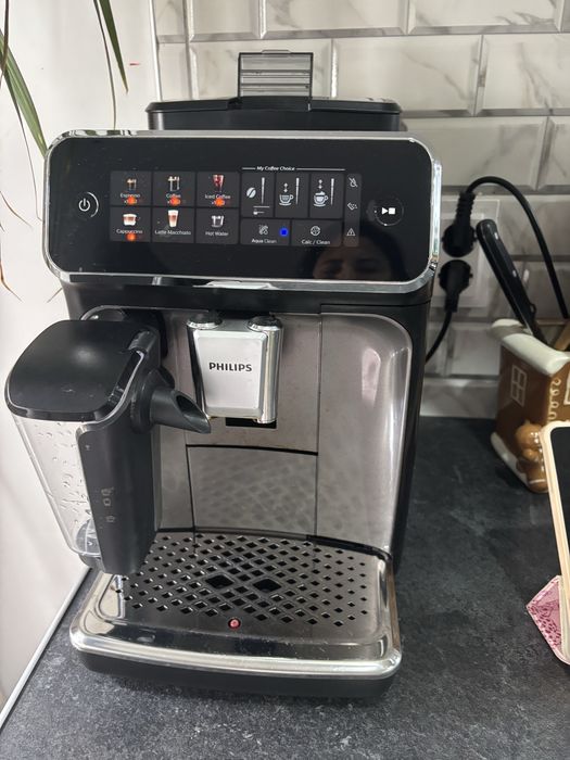 Vând espressor automat Philips pentru cafea boabe
