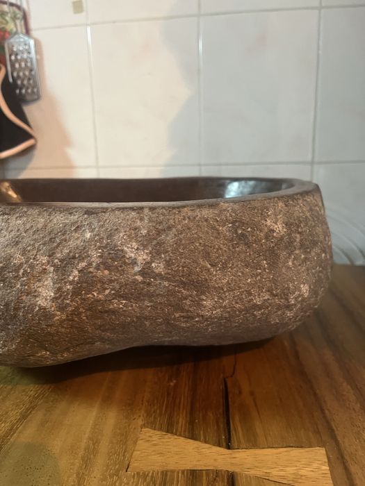 Каменна мивка от речен камък