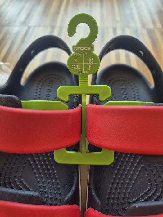 Нови сандали crocs