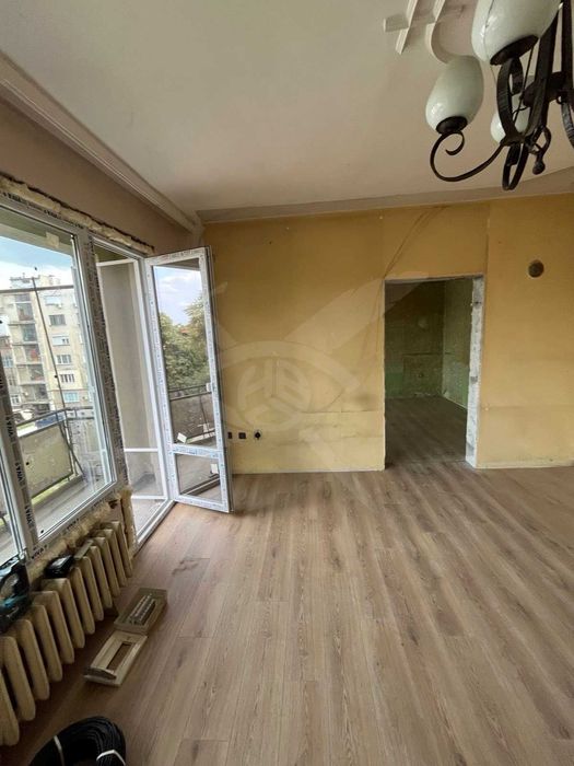 Продава се Тристаен апартамент в Пловдив, Гагарин - 83 кв.м за 1446 €/кв.м - Снимка #1