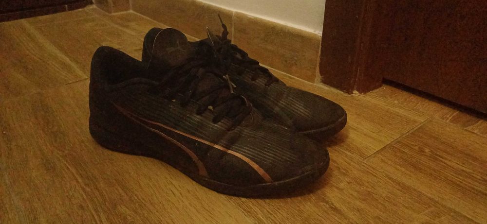 Ghete de fotbal Puma