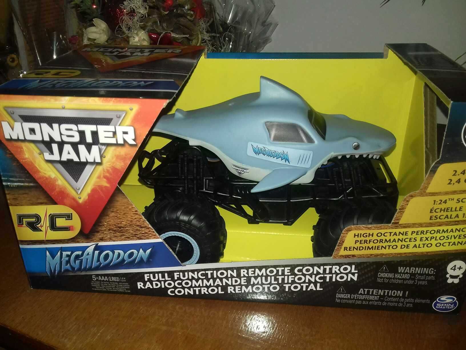 Monster jam best sale megalodon rc