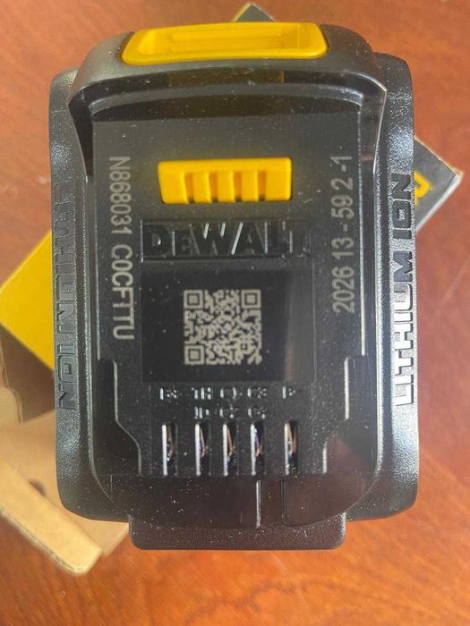 Acumulator DeWalt DCB182 de 18V 4,0 Ah XR Li-Ion (compatibilă cu toate uneltele fără fir DeWalt din seria XR de 18,0 volți )