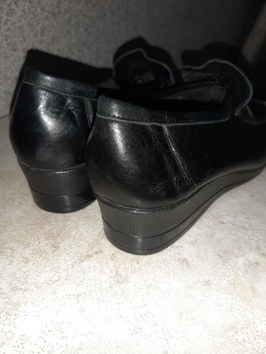 Новые кожаные туфли 38р