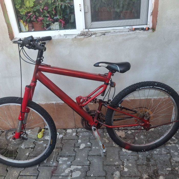 Vănd bicicleta în stare bună
